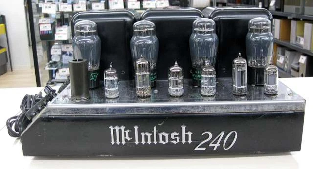 Vintage Mcintosh MC-240 Power Amplifier Tube Type Stereo 40W+40W Mono 80W Vintage Mcintosh MC-240 Power Amplifier Tube Type Stereo 40W+40W Mono 80W