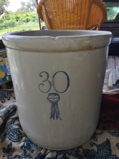 Buckeye Pottery 30 Gallon Pottery Crock Macomb, Illinois - Blue Ribbon Brand