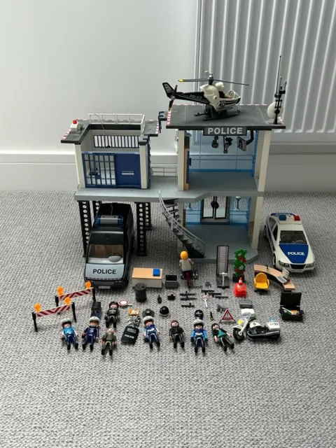 Playmobil 5182 City Action Police Station with additional vehicles included