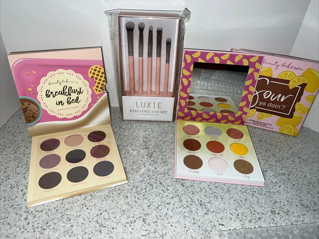¡Paletas y cepillos de sombra de ojos Beauty Bakerie para desayuno en cama y agrio Ya Doin!¡!