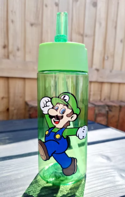 https://www.picclickimg.com/ZQcAAOSwakNkpt5J/Super-Mario-Kids-Personalised-WaterBottle-Drink-Straw-420ml.webp