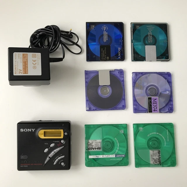 SONY WALKMAN MINIDISC MZR500 Recording player with charger and 8 mini