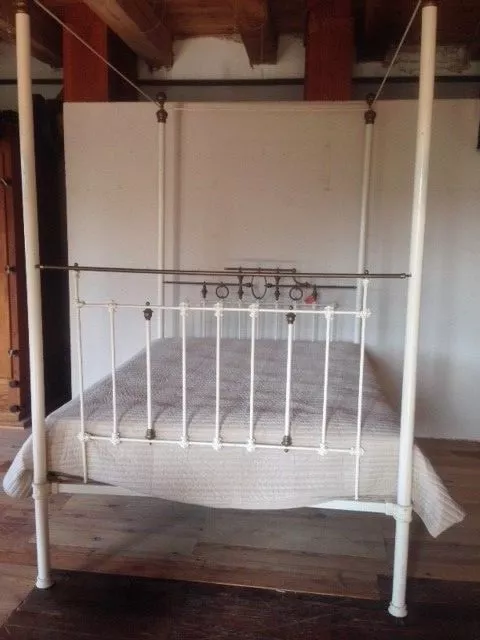 Matratze Eisenbett Sofa Louis XVI Bett Liege Himmelbett Tilman Hoche