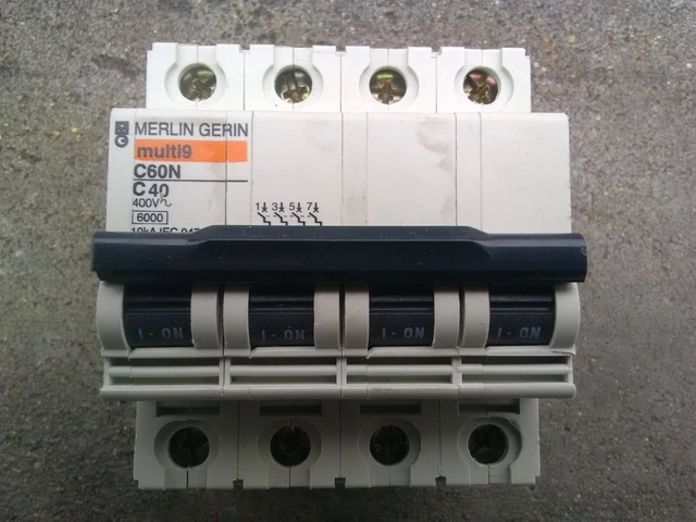 Disjoncteur Triphasé ABB C40 40A 10kA + Bobine 12/60V – Matériel Pro