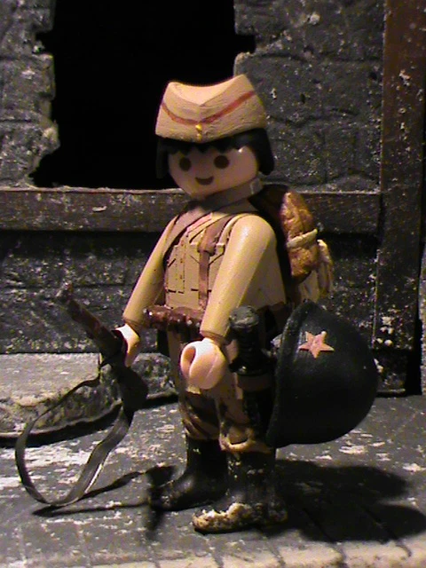 PLAYMOBIL PERSONNALISÉ SOLDAT WAFFEN (AVANT ORIENTAL-1945) REF-0456 BIS