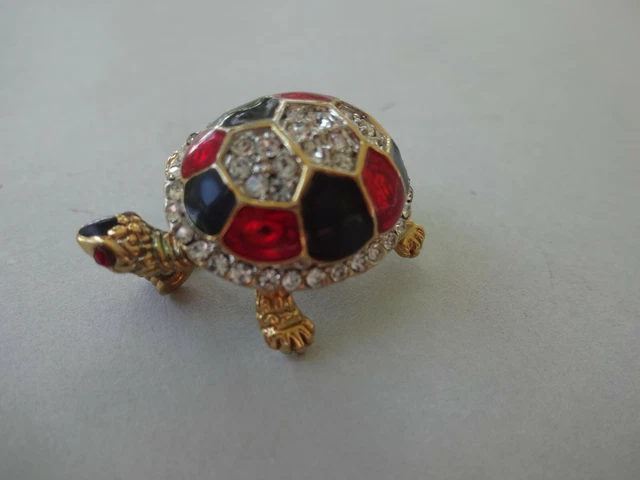 Broche Tortue Cloisonnée Rouge Et Noir Avec Strass Blancs - Métal Doré - Occasion Bon état