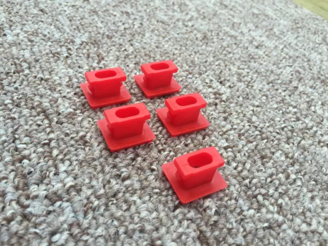 5 X BMW Tableau de bord bordure BANDE Passe-fil rouge clips pour panneau insert.