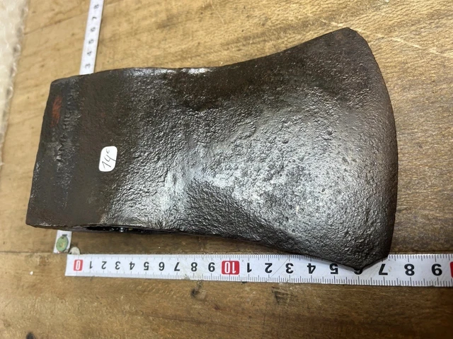 OUTIL ANCIEN - HACHE - HACHETTE - FER FORGE - Old Tool AX HATCHET EUR