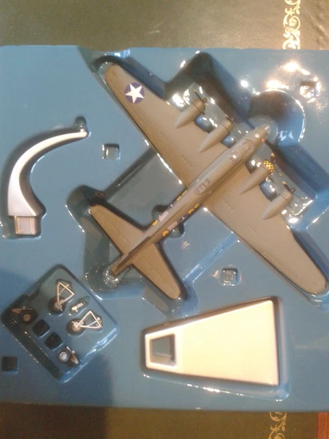 CORGI AVIATION ARCHIVE Boeing B-17 Flying Fortress Memphis Belle 1
