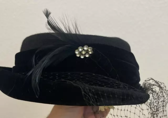 Vintage Janyth Roy JR NY Black Velvet Feather Womens Fashion Hat