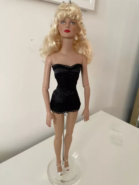 TONNER/EFFANBEE/ TYLER 'Brenda Star Reporter in Black Corset Outfit', 2004