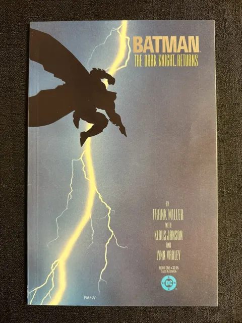 DC Comics Batman The Dark Knight Returns Book 1, Frank Miller Cover 3rd Printing