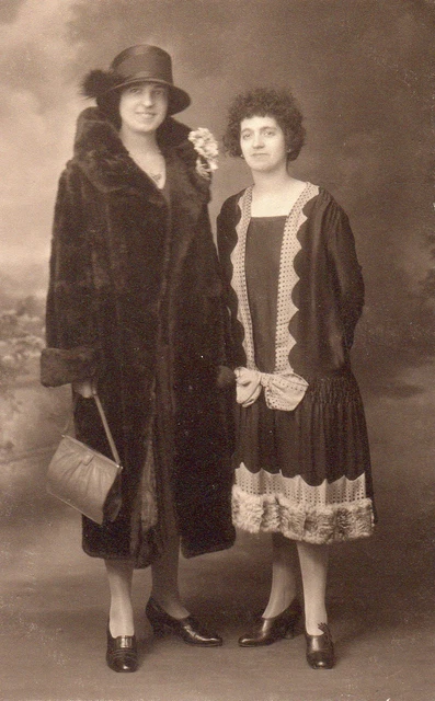 BK258 Carte Photo vintage card RPPC Femme mode fashion chapeau robe dress