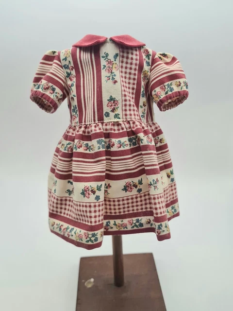Robe pour poupée Bleuette en coton rose pâle, tricot dentelle Robe pour poupée Bleuette en coton rose pâle, tricot dentelle