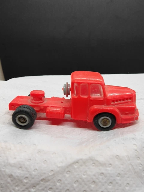 ANCIEN CAMION TRACTEUR uNIC de Semi Remorque NOREV EUR 5,75 - FR