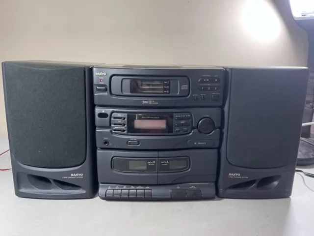 Sanyo Dc-D9U Stereo System With 2 Speakers 3 Cd Changer Dual Cassette Am/Fm
