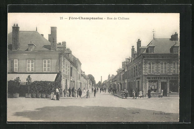CPA Fere-Champenoise, Rue de Chalons, street view