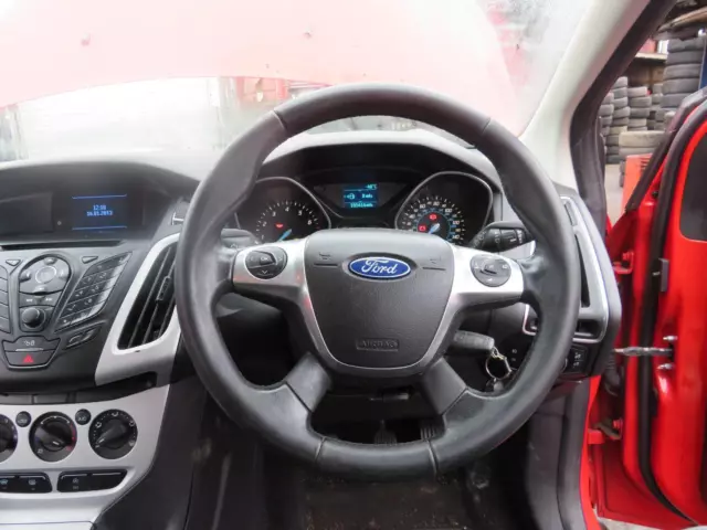 Ford Focus Mk3 2013 Ref-B353 / Steering Wheel And Airbag Air Bag Free P&P