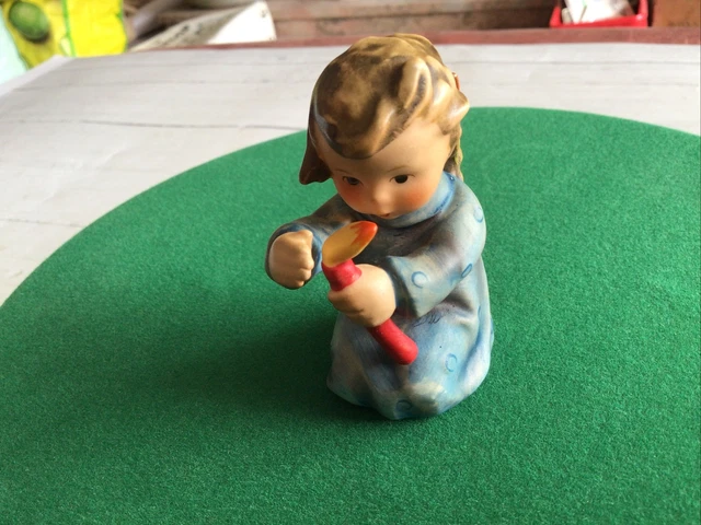 Hummelfigur kniender Engel mit Kerze Goebel