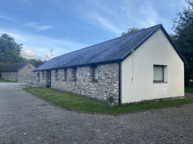 Self Contained Holiday Cottage In West Wales