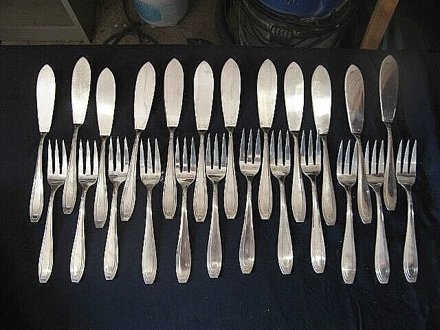 Ménagère 24 Pièces En Métal Argenté Apollo - Style Vintage 1920-1949