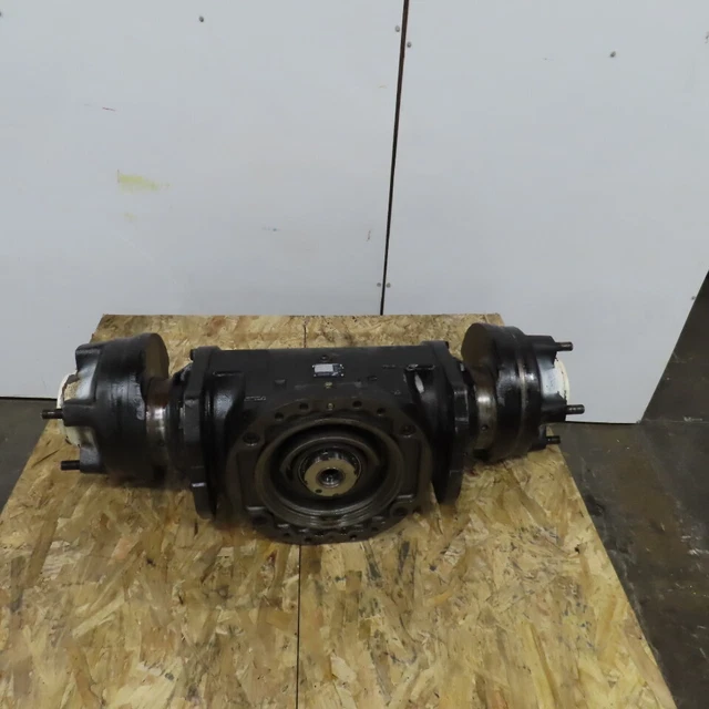 Speth 85603 Differential Assembly W/Wheel Hubs Mounts From A Clark EC30 Forklift