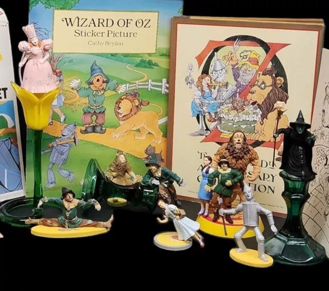 10 Vintage 1987 1988 1998  Wizard Of Oz Figures and Miscellaneous Items Lot