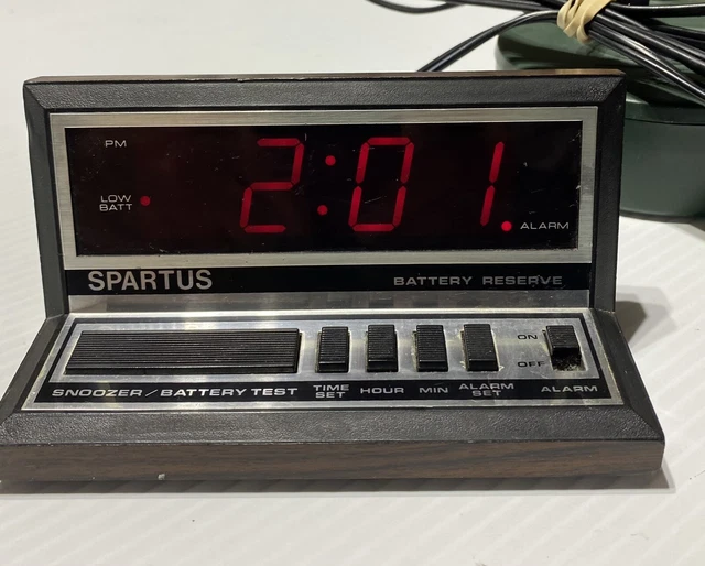 VINTAGE SPARTUS DIGITAL Alarm Clock Model 1140 Battery Backup Red
