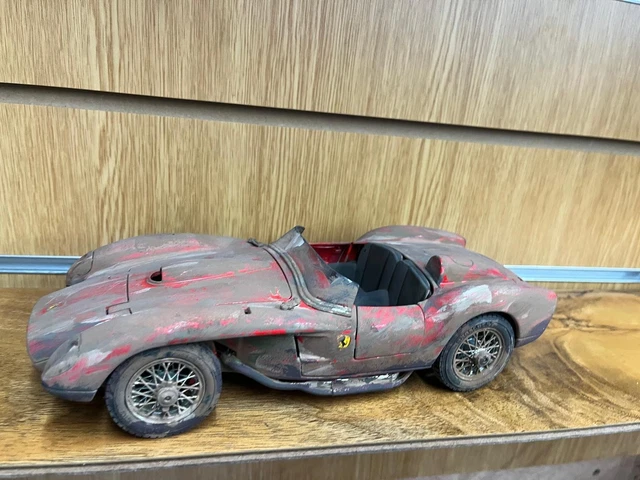 Ferrari 250 Testa Rossa 1957 1/18 Bburago (Gebraucht) in Grüningen für CHF 22.5 - mit Lieferung