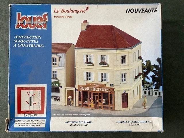 JOUEF maquette à monter immeuble d'angle toit tuiles 1054