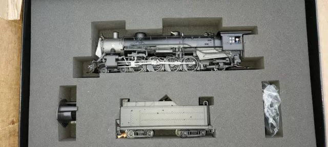 HO Scale Steam Locomotive 4 8 2 Unlettered