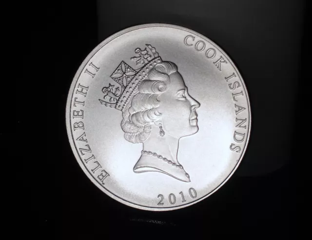 Cook Islands silver coin 1 oz uncirculated, year of minting 2010 in coin capsule