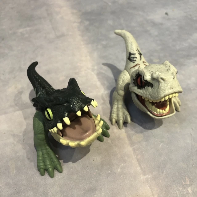 Jurassic World - Il Dominio UncagedClick TrackerVelociraptor Action Figure, verde, con movimenti interattivi, suoni e controllo clic, Giocattolo per Bambini 4+ Anni, GYN41