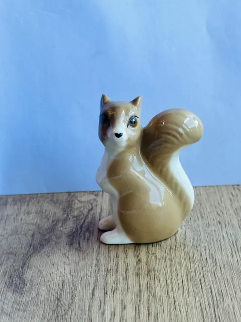 Szeiler Figurine Squirrel hand painted made in England 1960 Vintage