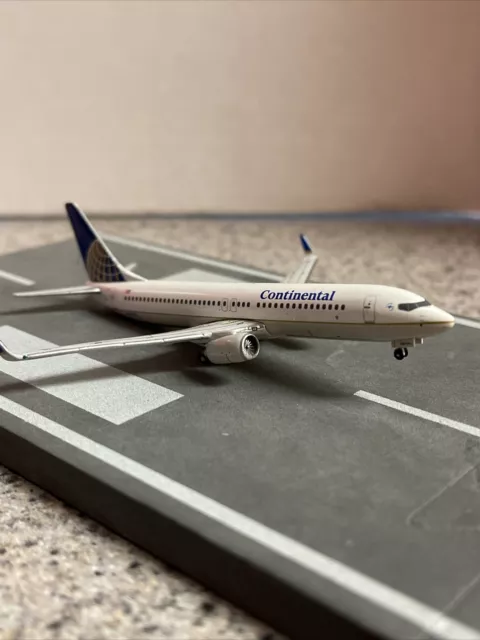 GJ 400 scale diecast model Continental B737-824(ET) Commercial Airliner N37293