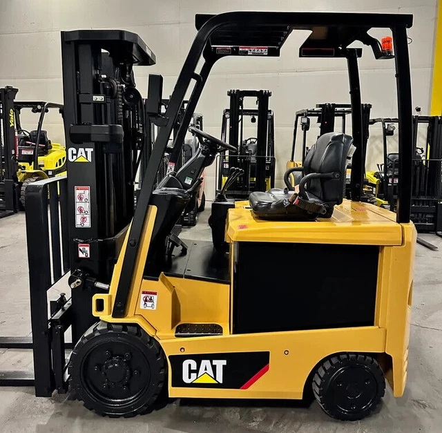 2015 Cat/Mitsubishi FBC25N2 5000 LB 3 Stage Mast Electric Cushion Forklift