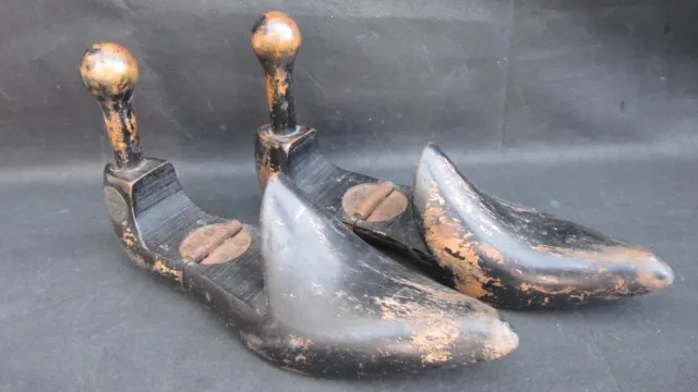 Pair of Womens Vintage Barnes & Sons Hinged Wooden Shoe Lasts Stamped 5 and 4