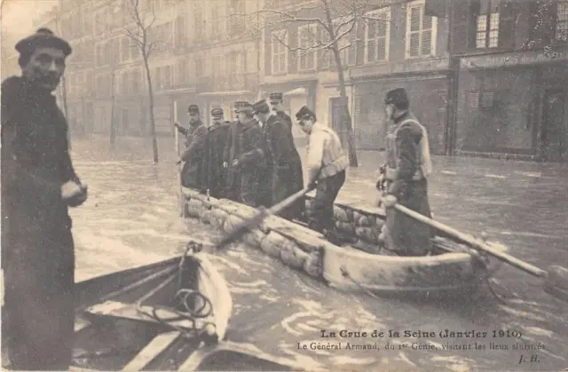 Cpa 75 Paris Floods Le General Armand Du 1Er Genie Visiting Sinister Places