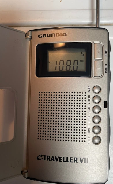 Grundig eTraveller VII World Radio Receiver w/ Short Wave Band ~ Tested👍