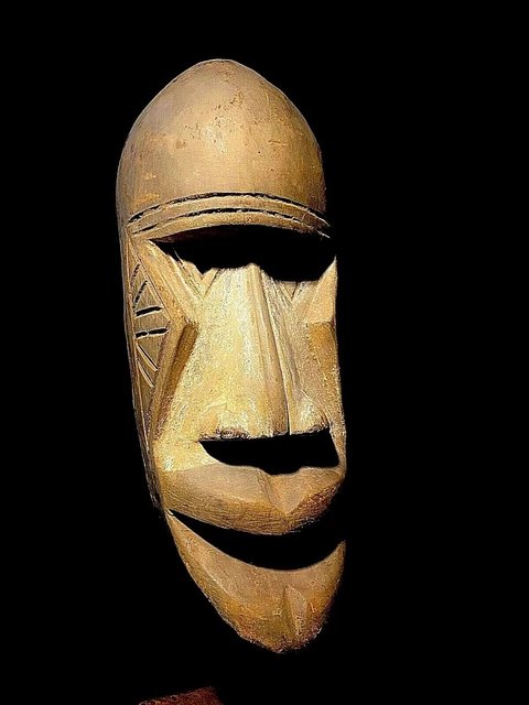 Dan-Guere AFRICAN Vintage Hand Carved Antique Collectibles tribal- 1828