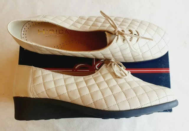 Chaussures en cuir beige neuves Hirica modèle Duche taille 42 (pa)