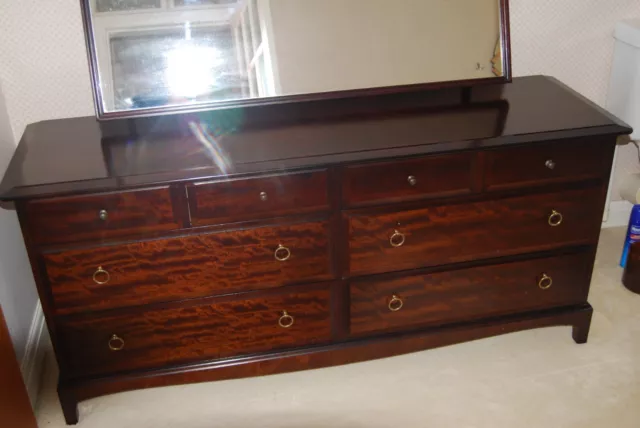 Stag Minstrel mahogany large dressing table with mirror very good condition