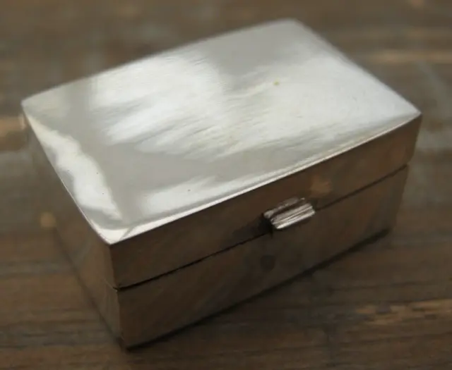 Bellissima scatola argento sterling Birmingham con marchio di fabbrica / vinaigrette / pillola / fiuto