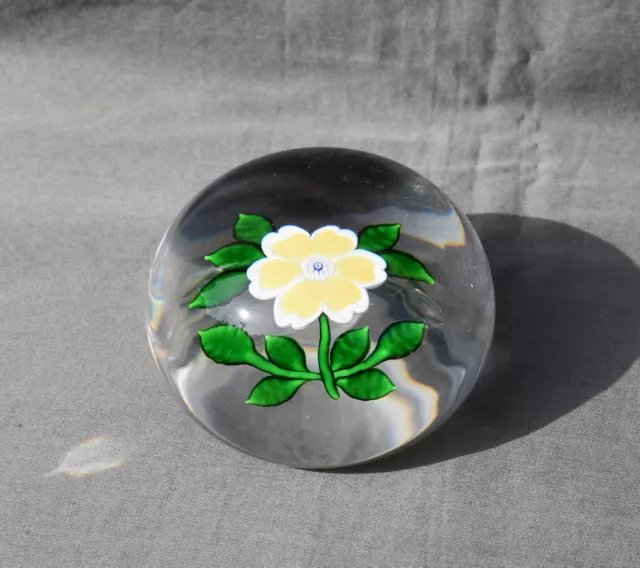 Saint Louis Presse Papier Sulfure Decor De Fleur 1987 Paperweight