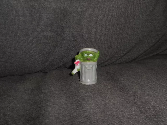 Oscar the Grouch Tara Toy PVC Figure Sesame Street Workshop