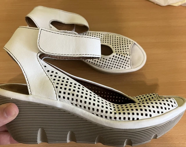 Clarks clarene tide deals