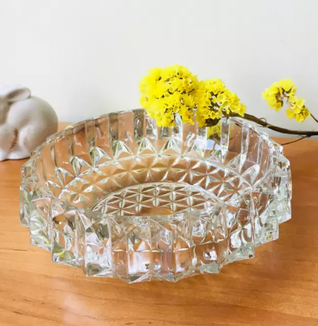 Vintage heavy ribbed clear glass bowl, Centerpiece decorative bowl