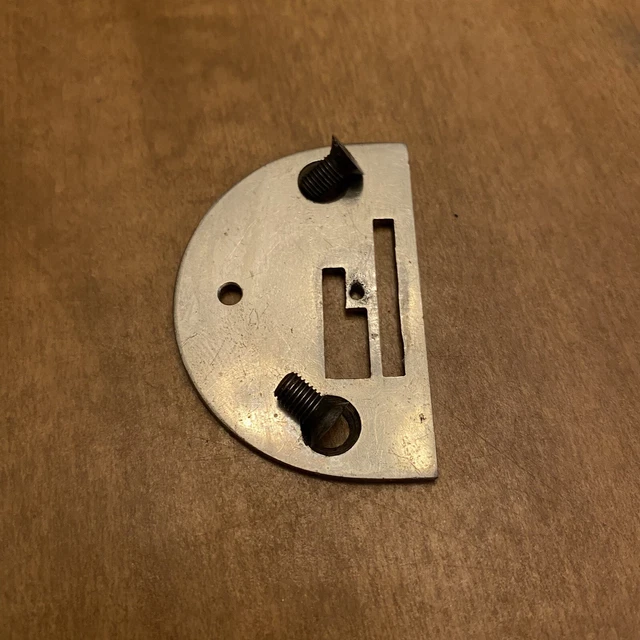 Antique Singer Sewing Machine Parts Model 29 H4 Needle Throat Plate
