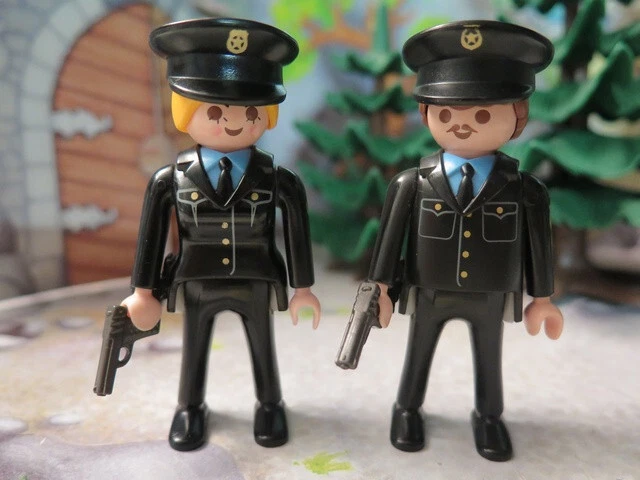 17 ⚜️ Jouet Playmobil Policiers Voiture de Police Réf: 3904