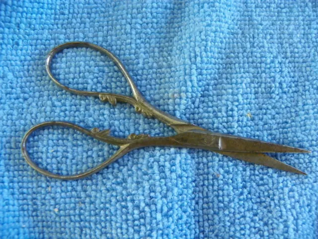 Paire de ciseaux ancienne  / scissors / Schere